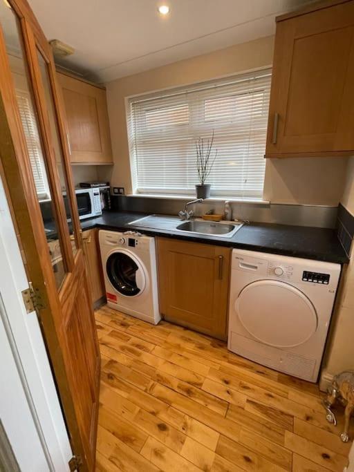 Lovely Detached House In Lovely Location * West Drayton (Middlesex)