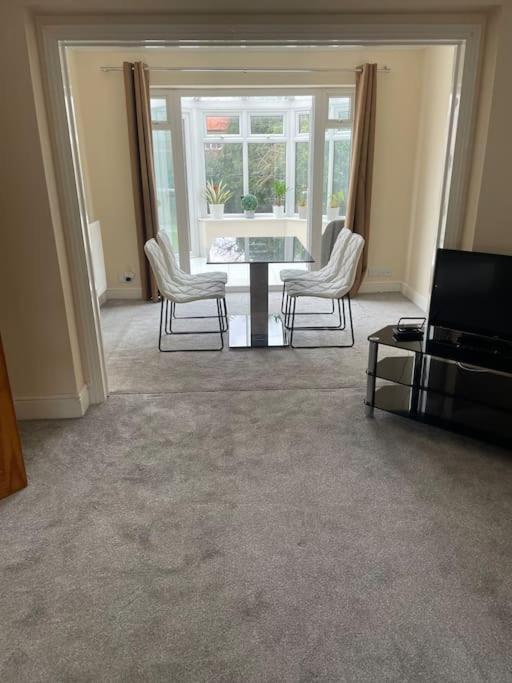 Lovely Detached House In Lovely Location West Drayton (Middlesex)